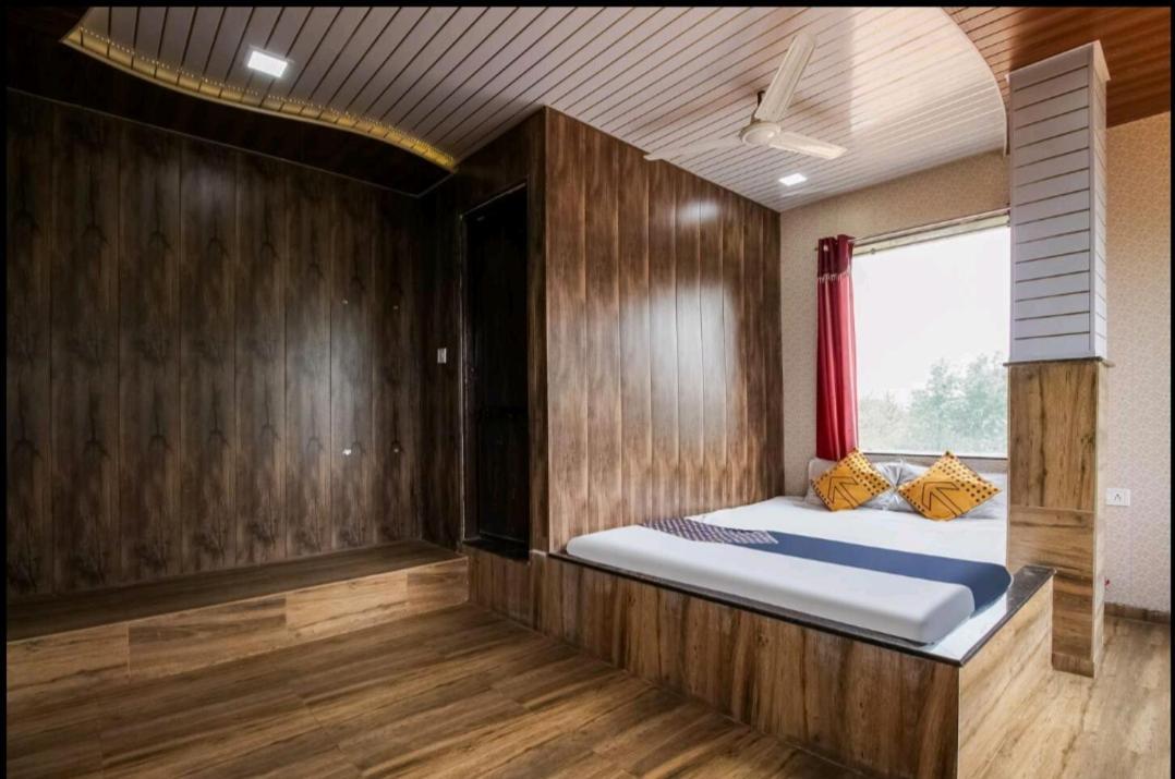 New Natraj Hotel Chikhaldara Exterior photo